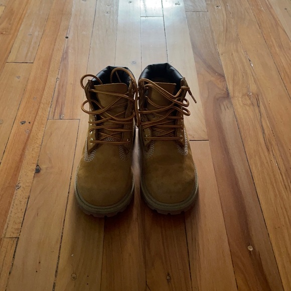 Boys Timberlands - Picture 1 of 5
